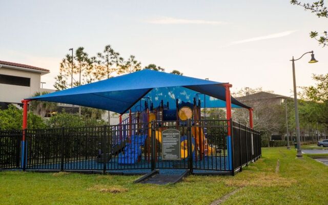 Vista Cay Inn by Densco