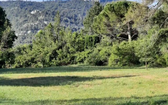 Studios indépendants dans grand Domaine en pleine nature