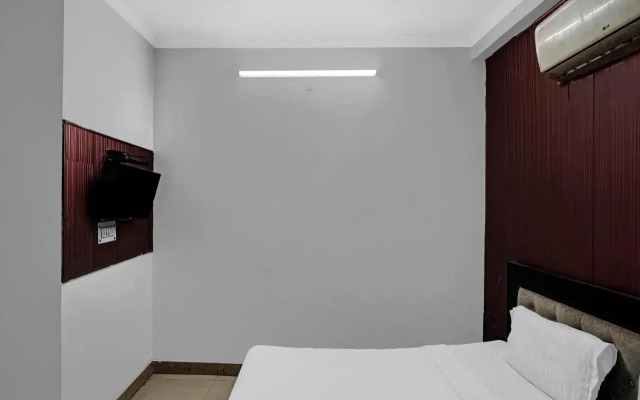 SPOT ON 80594 Ak Residency