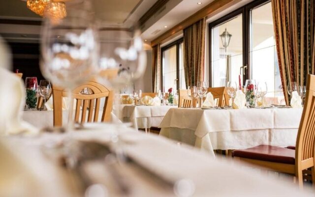 Hotel Alpenruh-Micheluzzi