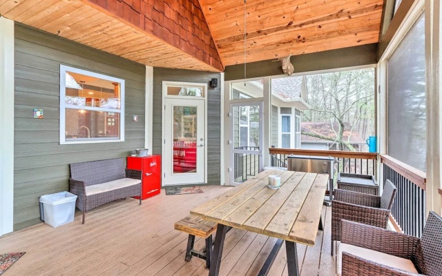 Lake Access: Waleska House w/ Floating Dock!