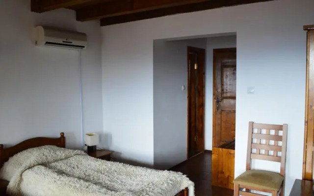 Kostadinovi Kashti Complex