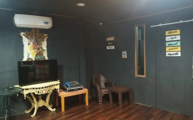 RedDoorz @ Hotel Ermashita Jayapura