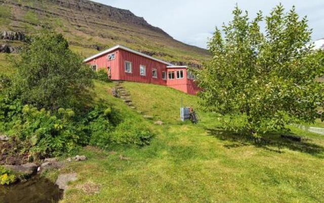 Hafaldan HI Hostel - Harbour building