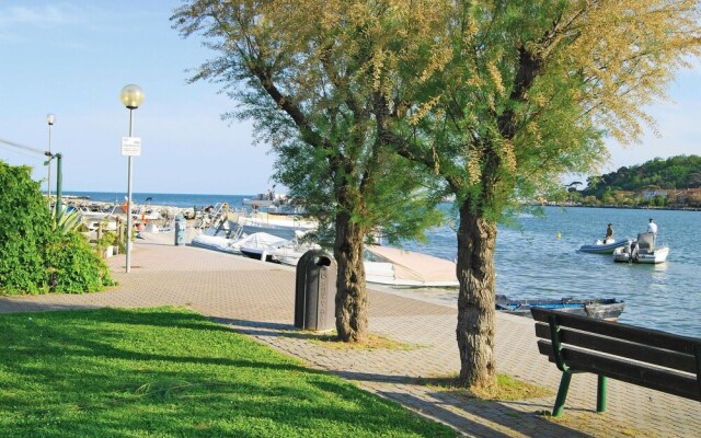 Amazing Apartment in Fezzano With Wifi and 2 Bedrooms