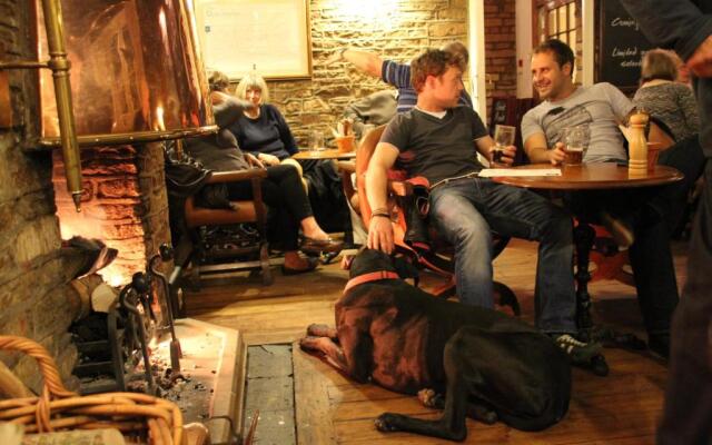 The Snooty Fox
