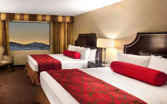 Silver Legacy Reno- A Caesars Rewards Destination