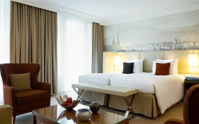 Renaissance Lucerne Hotel