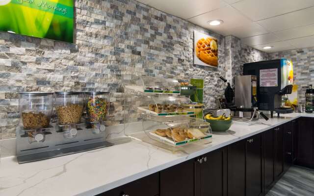 Quality Inn Aurora - Naperville Area