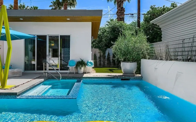 Four Palms in Deepwell Estates