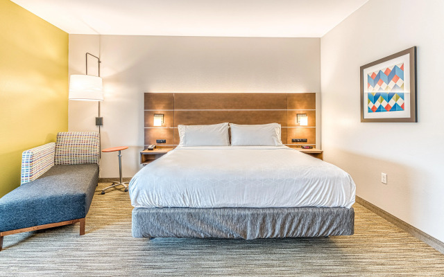 Holiday Inn Express & Suites Rantoul by IHG