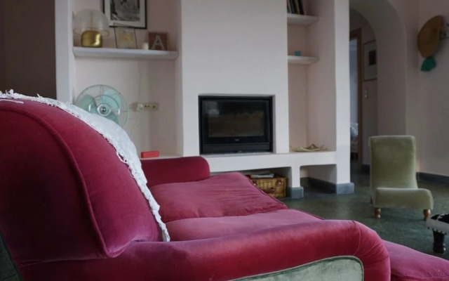 Villa Alati - Seafront Villa With Swimming Pool