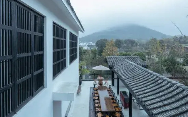 Chaji Shanju Holiay Hotel (Nanjing Laoshan Bulao Village Store)