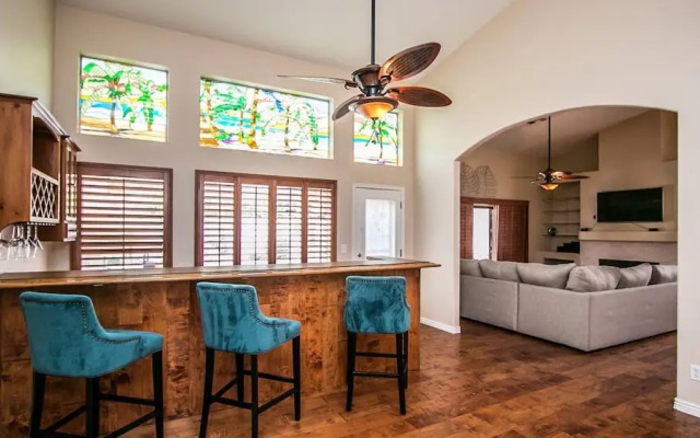 Luxury Scottsdale Home W/pool and Hot Tub!