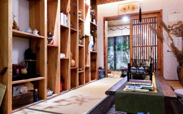 Jietou Xiangwei Inn