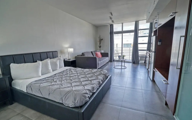 Private Apartment at the Congress