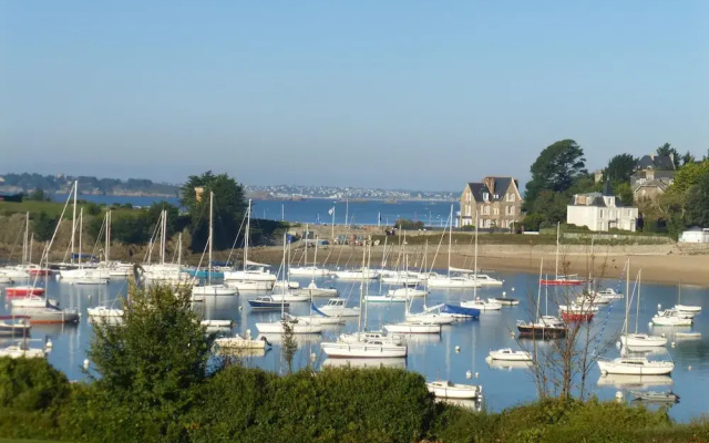 Quiet Duplex Apartment in St Briac sur Mer
