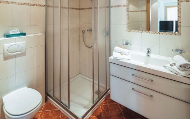 Apartment Ladis Fiss 40399