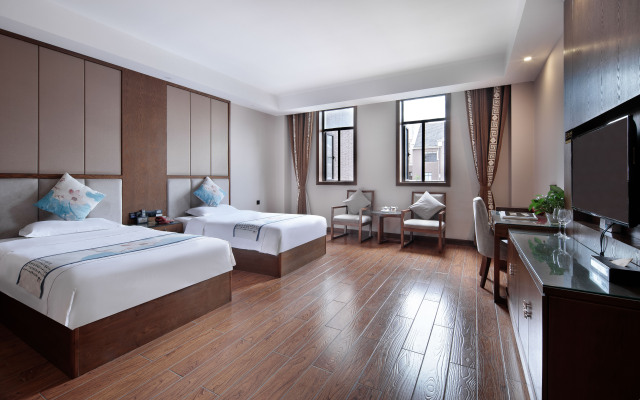 Xuyong Sunshine Garden Inn