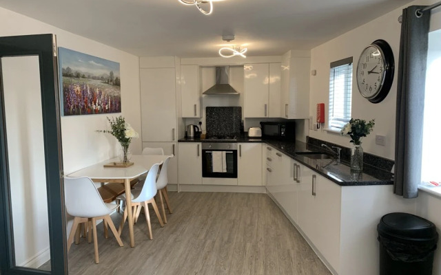 2 Bed- Harmony Court Luxury 2 bed Apartment