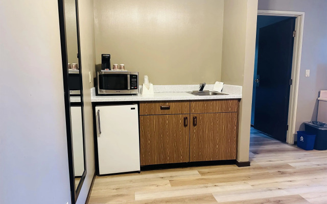 Days Inn by Wyndham Seatac Airport