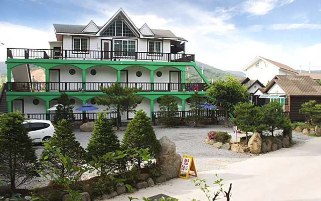 Taean The White House Pension