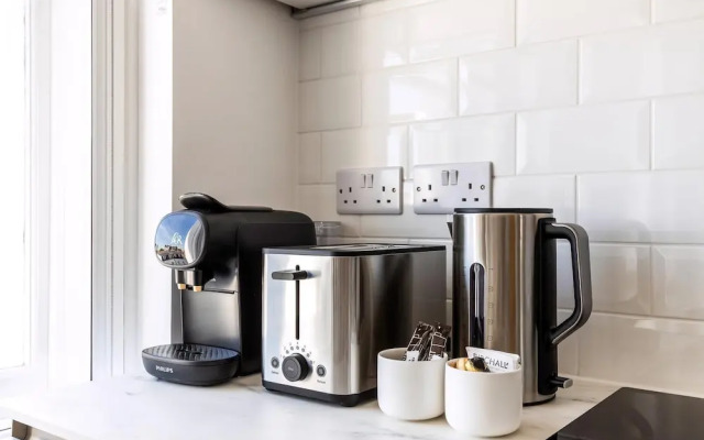 Upscale & Serene Getaway - Prime Chelsea Location!