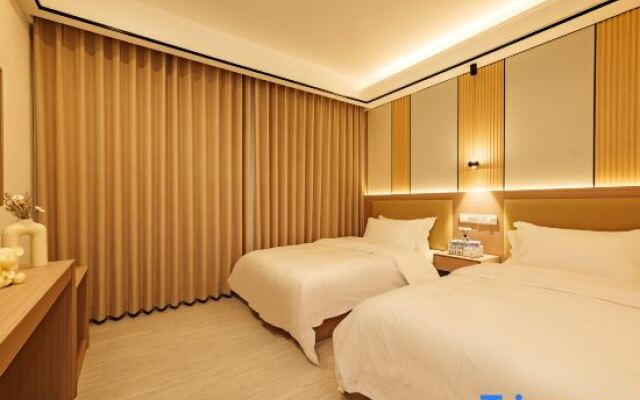 Ruiyixu Business Hotel