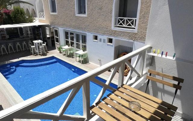 Anny Studios Perissa Beach