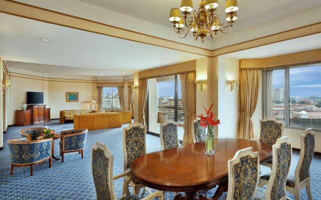 Hilton Yaounde