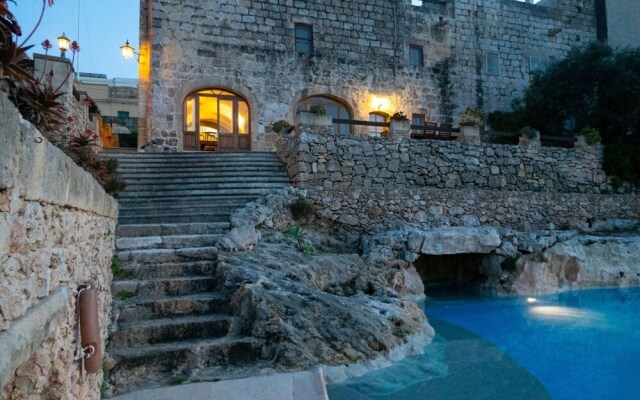 Villeleynah Amazing Gozitan Villa + Pool