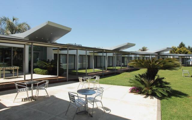 Camberland Resort And Suites Pilar