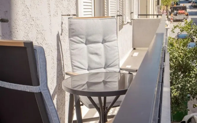 The White Marble Luxury City Apt