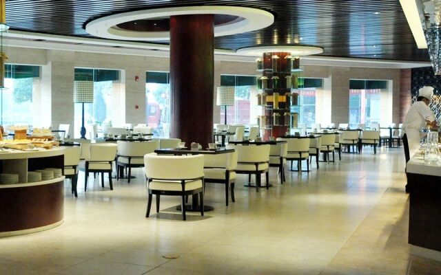 Lake View Garden Hotel