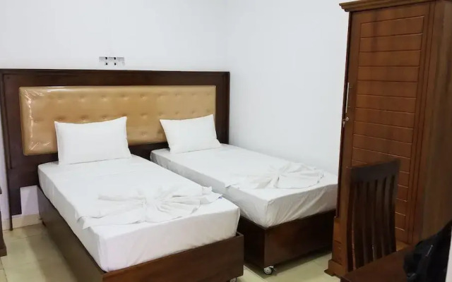 Metro Marine Drive Hotel