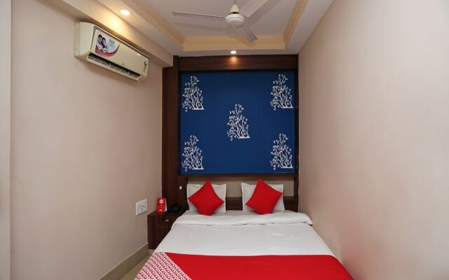 OYO 28314 Hotel Larica