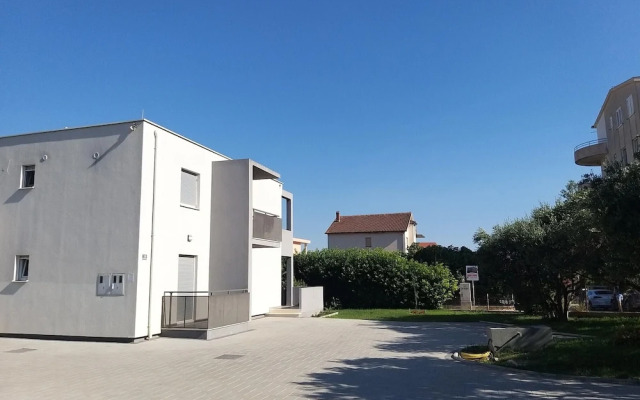 Modern Apartment in Kastel Stafilic With Fenced Garden