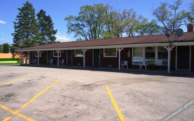 Spinning Wheel Motel