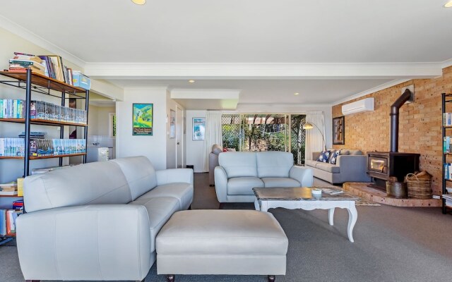 Sandranch, 123 Foreshore Drive