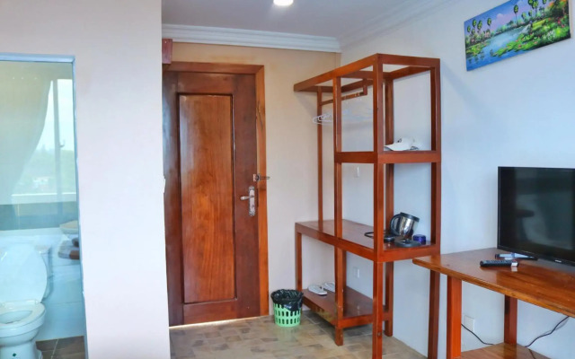 Neakru Guesthouse and Restaurant