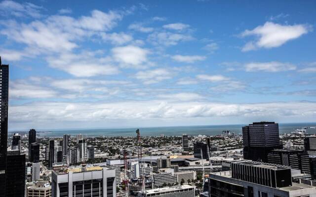 Cozy APT Seaview Next to Southern Cross/pool/gym