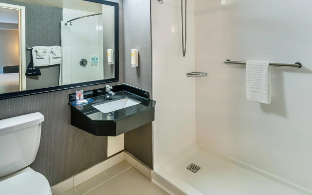 Comfort Inn East