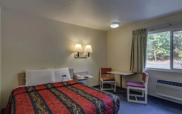 Motel 6 Spokane, WA - West