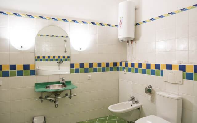 Hostel-Home