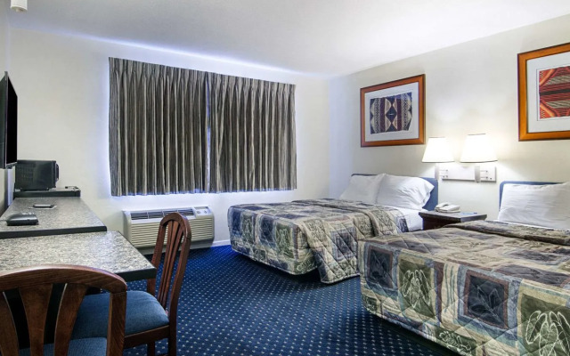 Central Phoenix Hotel