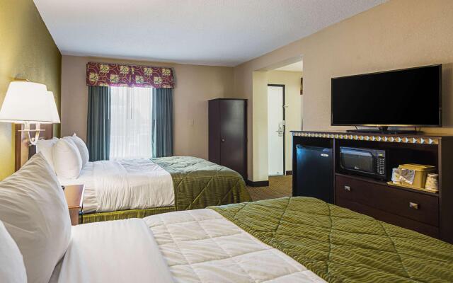 Quality Inn & Suites Greenville - Haywood Mall