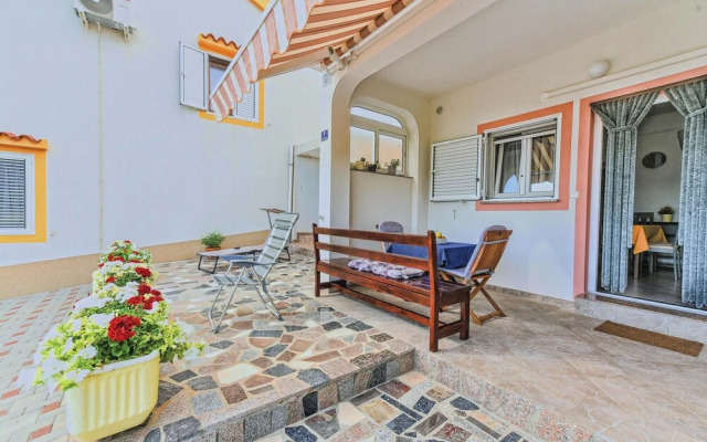 Amazing Home in Kustici With Wifi and 1 Bedrooms