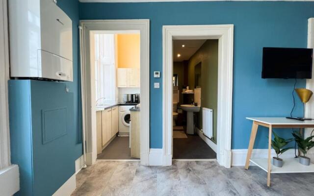 Glasgow West End Studio Apartment