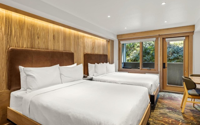 Otter Hotel
