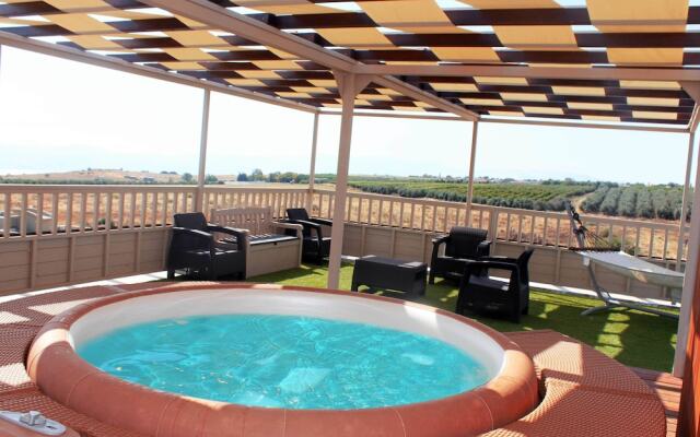 Lakeside Terrace